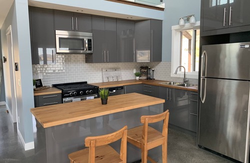 Savona Cabin | Scenic Kamloops Lakefront Getaway with Ocean Views