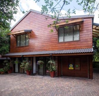 Nature's Valley Apartment | Pet-Friendly Kamma-Otter: Ocean Views & Family Fun Await!