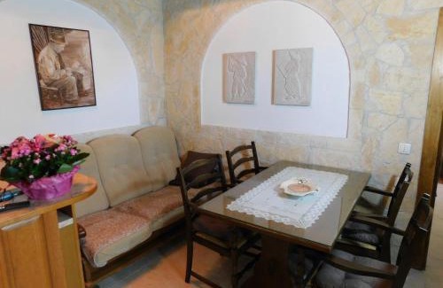 Ilirska Bistrica House | Experience Comfort at Kamnita hiša Stari klesar