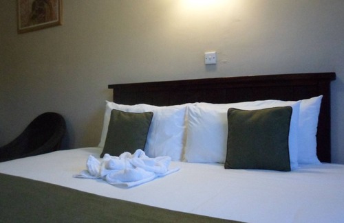 Gumare House | Budget-Friendly Kamore Guest Inn with Family Amenities