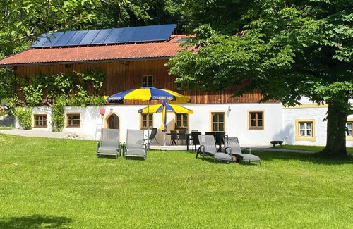 Aschau im Chiemgau Apartment | Family-Friendly Kampenwand Ferienwohnung with Balcony