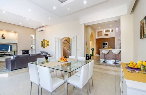 Santa Lucija Villa | Discover Kampnar Holiday Home: Oceanfront Bliss Awaits