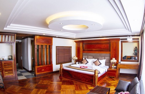 Stueng Saen Hotel | Discover Comfort at Kampong Thom Palace Hotel