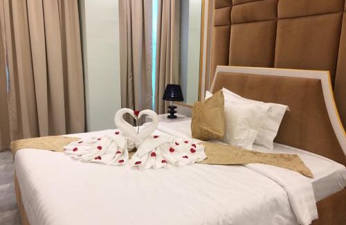 Stueng Saen Hotel | Discover Kampong Thom Royal Hotel: Pool, Breakfast & More