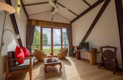 Kampot Hotel | Relax at Kampot River Residence with Pool and Spa Amenities