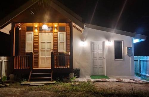 Kampung Sungai Baharu Rungkup House | Exceptional Kampung Cottage Bagan Datuk: Family-Friendly Retreat