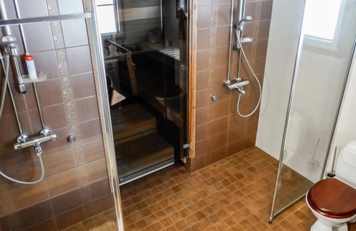 Lampivaara House | Family-Friendly Kamula with Spa & Kitchen Amenities