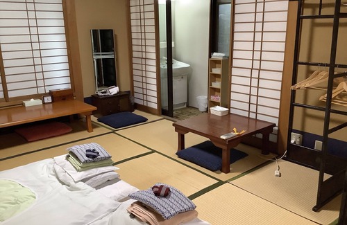 Sannenzaka Ninenzaka House | Discover Kamuro An: Eco-Friendly Stay with Top Reviews