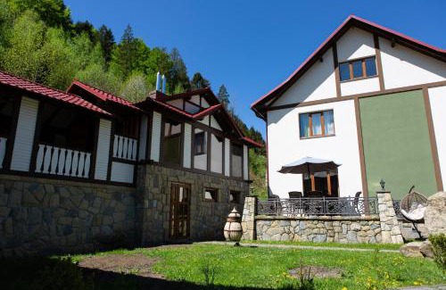 Yaremche House | Discover Kamyanka: Pet-Friendly Stay with 9.5/10 Rating