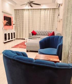 Sector 35 Apartment | Family-Friendly Kamz Homestay in Chandigarh