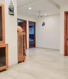 Sector 35 Apartment | Family-Friendly Kamz Homestay in Chandigarh