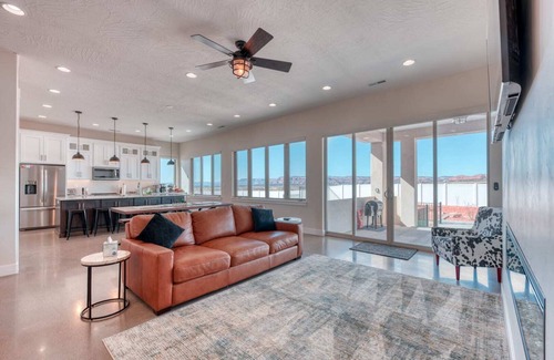 Kanab House | Relaxing Kanab Home with Pool, Hot Tub & Pickleball Courts