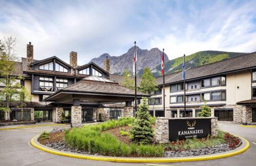 Kananaskis Hotel | Experience Kananaskis Mountain Lodge: 4-Star Retreat With Spa