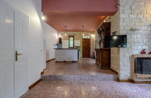 Lampini Villa | Relaxing Kandinella Villa with Pool & Mountain Views