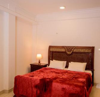 Kandy Hotel | Inviting Kandy View Resort: Pool & Family-Friendly Retreat