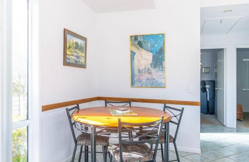 Berrara Ski Chalet | Family-Friendly Kangaroo Cabin with 4-Star Comfort
