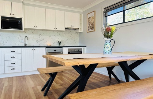 Central Mudgee House | Experience Kangaroo Gully: Two-Bedroom Retreat in Nature