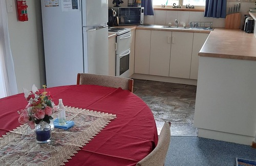 Kingscote Cottage | Pet-Friendly Kangaroo Island Accommodation with Breakfast