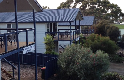 Kingscote House | Oceanfront Kangaroo Island Bayview Villas - Rated 9.2/10
