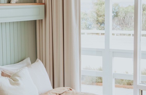 Kingscote Hotel | Relax at Kangaroo Island Seaview Motel with Family-Friendly Amenities