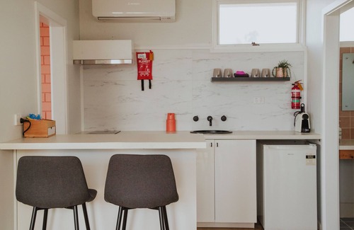 Kingscote Hotel | Relax at Kangaroo Island Seaview Motel with Family-Friendly Amenities