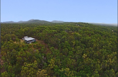 Agnes Water Apartment | Cozy Kangaroo Kabin: Pet-Friendly Retreat by the Beach