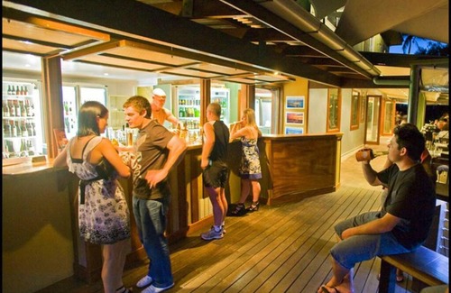 Agnes Water Apartment | Cozy Kangaroo Kabin: Pet-Friendly Retreat by the Beach