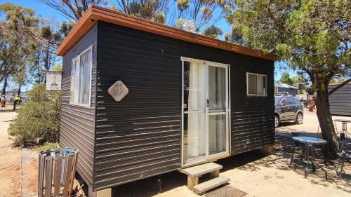 Mystic Park Hotel | Family-Friendly Retreat at Kangaroo Lake C & C Park