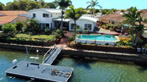 Bongaree House | Kangaroo Waters On Bribie