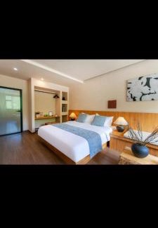 Ganzi County Hotel | Kangding Zhuji Villa Designer View B&B