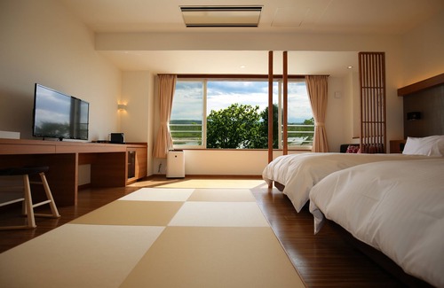 Obihiro House | Relax at Kangetsuen: Spa, Hot Tub & Family-Friendly Fun