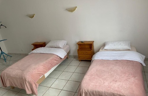 Thivars Hotel | Family-Friendly Kangourou a Moustache with Breakfast Included