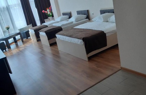 Volgograd Hotel | Budget-Friendly Kani Hotel with Relaxing Hot Tub Access