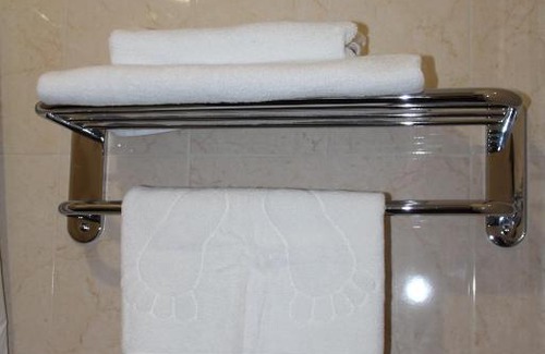 Volgograd Hotel | Budget-Friendly Kani Hotel with Relaxing Hot Tub Access