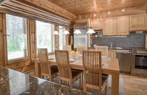 Liperi House | Discover Kannelpirtti 2: Lake View & Spa Retreat