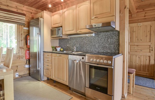 Liperi House | Discover Kannelpirtti 2: Lake View & Spa Retreat