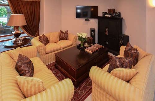 Eikenbosch House | Experience Unmatched Comfort at Ridgeworth Boutique Guesthouse