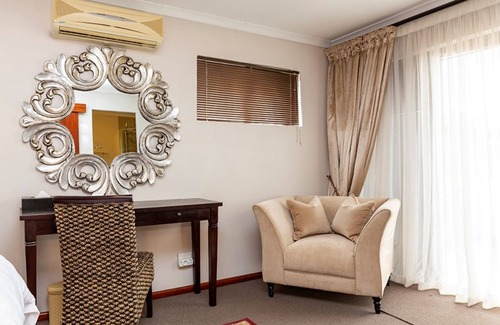 Eikenbosch House | Experience Unmatched Comfort at Ridgeworth Boutique Guesthouse