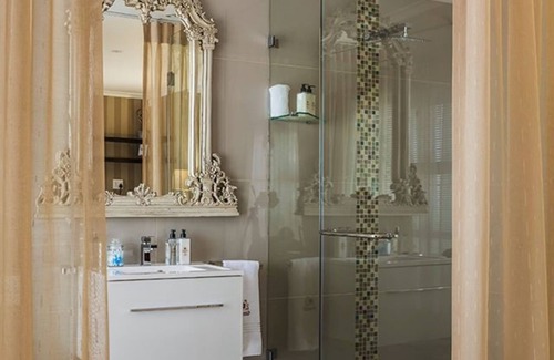 Eikenbosch House | Experience Unmatched Comfort at Ridgeworth Boutique Guesthouse