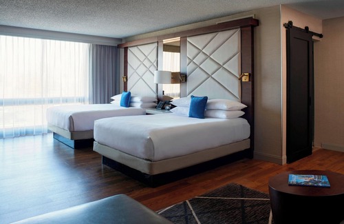 Waldron Hotel | Comfortable Stay at Kansas City Airport Marriott