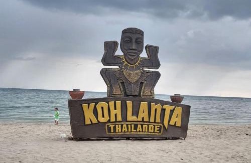 Ko Lanta Cabin | Family House: Guest Rated 10/10 with Hot Tub & Kid-Friendly Fun