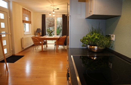 Hohenwettersbach Apartment | Experience Kantryside: Pet-Friendly Stay with Breakfast