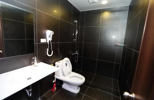 Zuoying District House | Family-Friendly Retreat at Kaohsiung Giethoorn Hotel