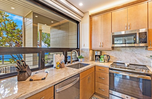 Napili Condo | Top-Rated Kapalua Oceanfront Retreat with Stunning Views