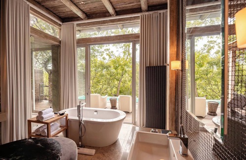 Thorny Bush Game Reserve Cabin | Indulge at Kapama Karula - 5-Star Luxury with Spa & Pool