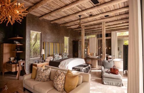 Thorny Bush Game Reserve Cabin | Exquisite Kapama Karula: Guest Rated 9.8 with Spa & Ocean Views