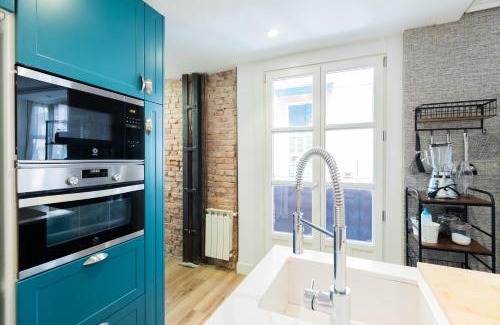 Bilbao Old Town Apartment | Family-Friendly Retreat at Kapelagile Kalea-Calle Sombrereria