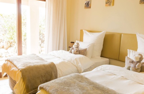 Pringle Bay House | Discover Kapensis Guesthouse: Ocean View & Spa Retreat