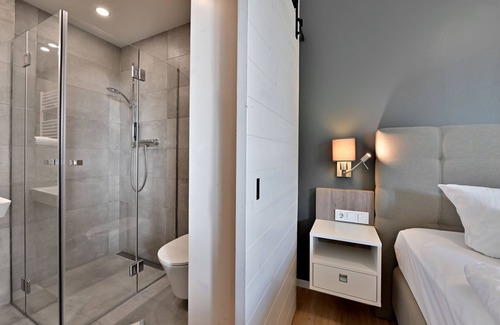 Breege Hotel | Elegant Kapitäns-Häuser Breege with Spa and Pool Access
