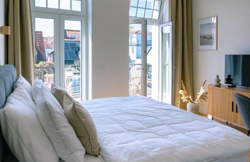 Warnemuende Apartment | Experience Oceanfront Living at Kapitänshaus Friedrich Franz